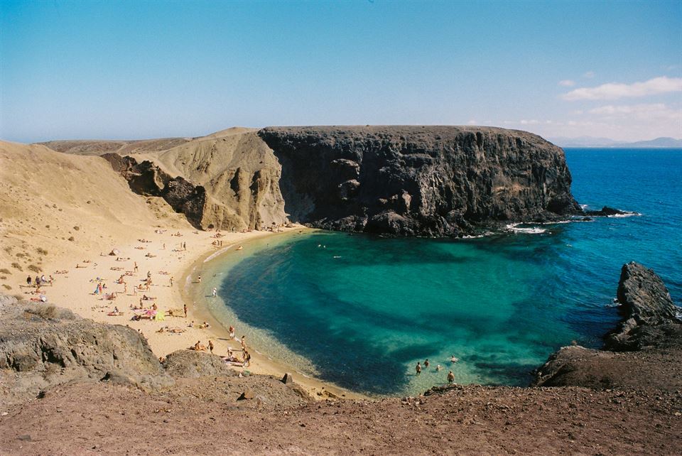 Cómo adaptar tu alquiler vacacional a las familias con niños 2 playa del papagayo-lanzarote-recomendaciones-alquiler-vacacional