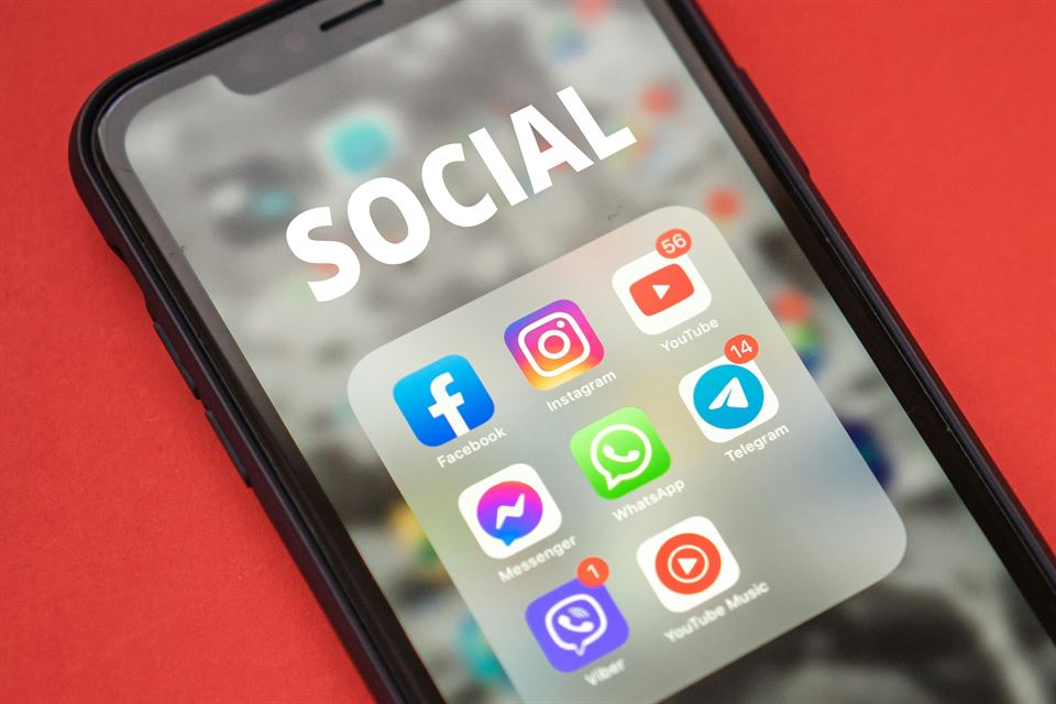 redes-sociales-movil