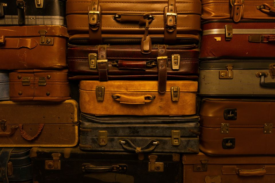 Guía Maestra: Cómo Multiplicar tus Ingresos con Upselling y Cross-Selling en tu Alquiler Vacacional 7 maletas-almacen