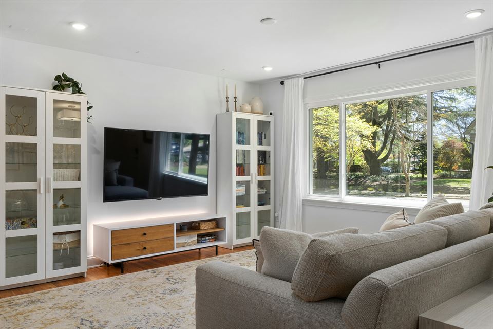 Guía Definitiva del Alquiler Vacacional: Cómo Ser el Anfitrión Perfecto, Decorar y Renovar con Éxito 12 salon-vivienda-vacacional
