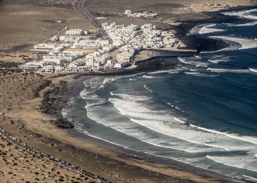 la-caleta-famara-pueblo-lanzarote