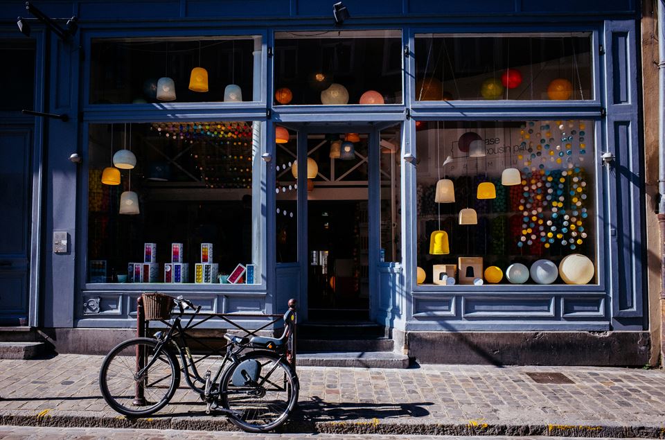 tienda-lamparas-negocio-para-asociarte-hacer-marketing-offline-para-la-vivienda-vacacional