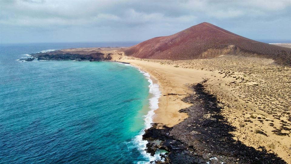 La Graciosa, la hermana menor y salvaje de Lanzarote 2 playa-de-las-conchas-isla-de-la-graciosa-lanzarote