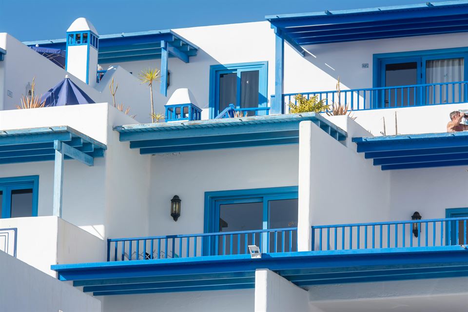 ventanas-azules-muestra-arquitectura-tradicional-de-lanzarote