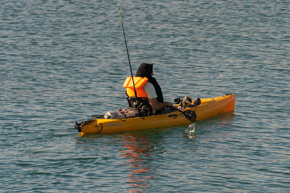 Paddle surf y kayak en Lanzarote: descubre la isla desde el mar 6 pesca-kayak