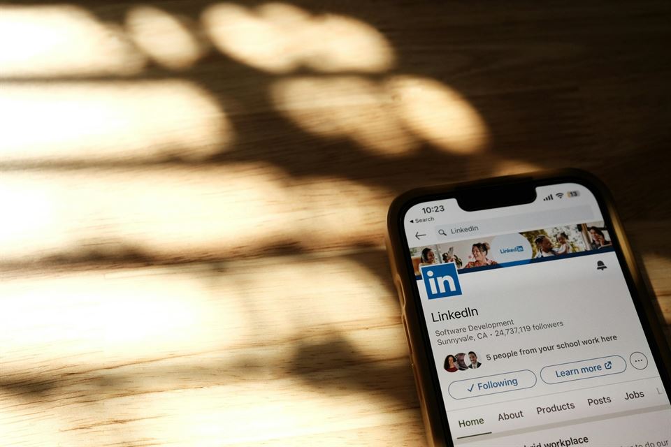 LinkedIn para propietarios: consigue más reservas 4 aplicacion-linkedIn-para-promocionar-tu-alojamiento