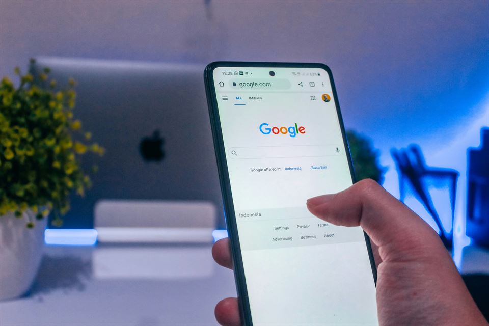 Mejora el SEO de tu alquiler vacacional y atrae a más huéspedes 4 busqueda-en-google-movil